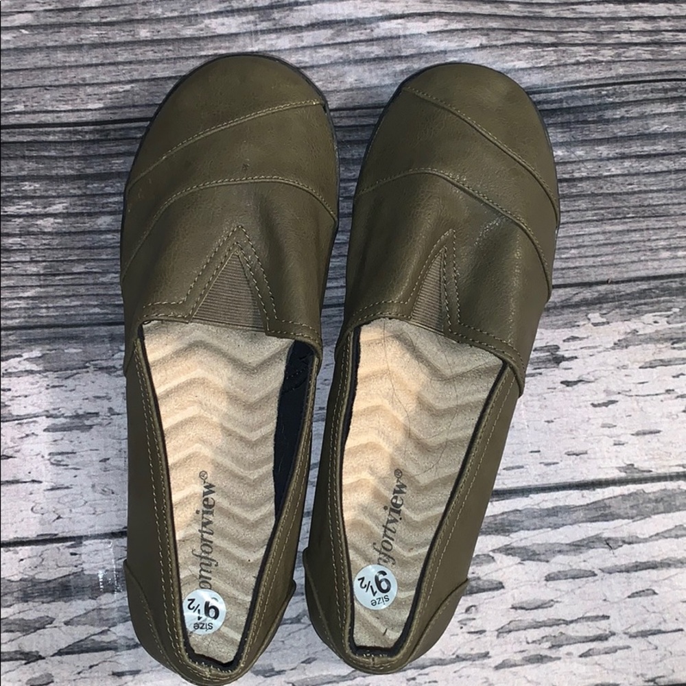 Comfortview Green Shoes Size 9 1/2 M